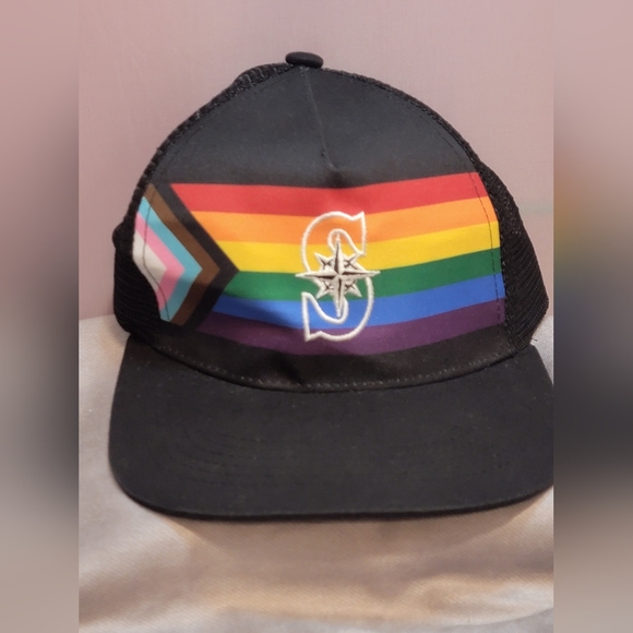 Seattle Mariners Limited Edition Rainbow Pride Hat 2022 OSFM - Picture 2 of 8